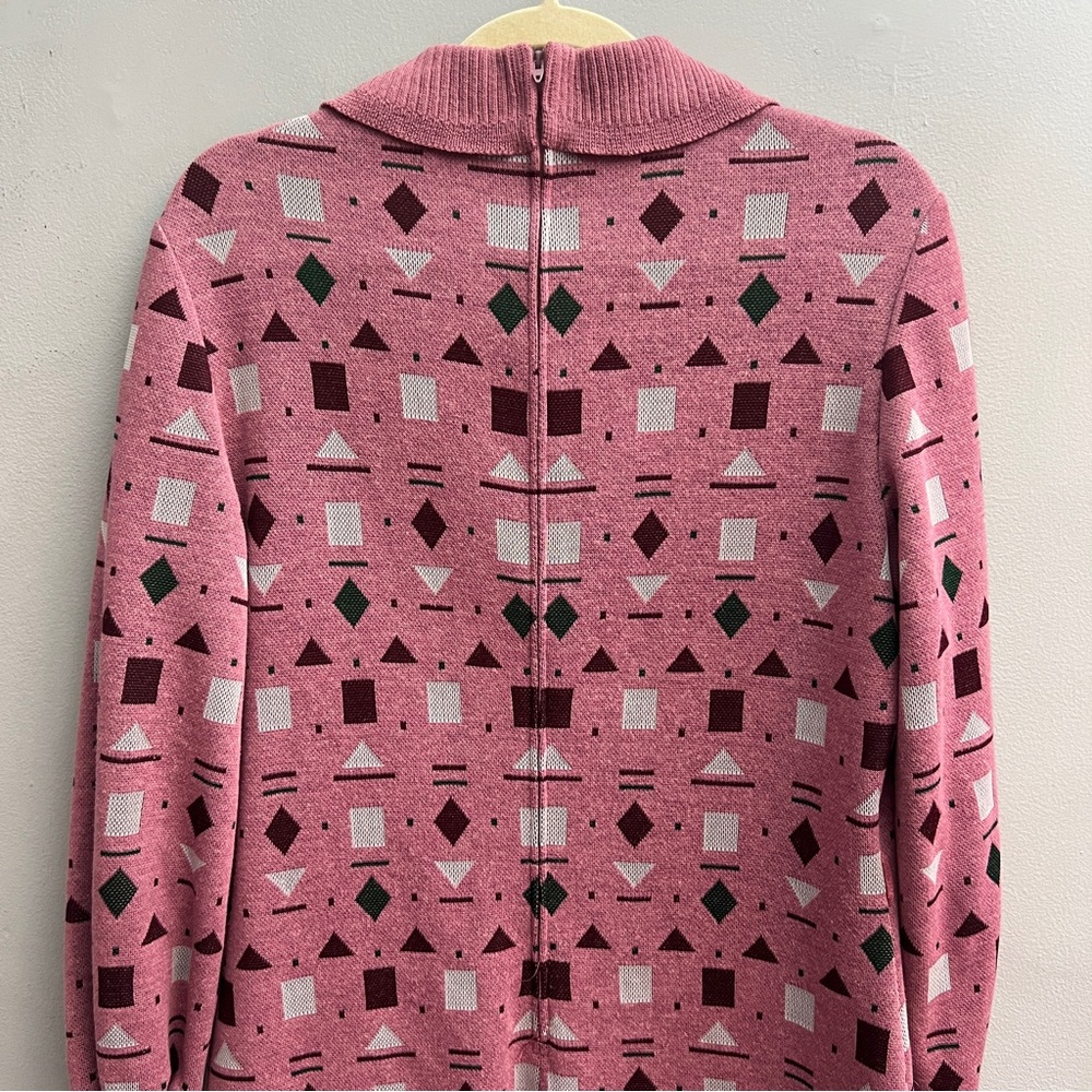 1960s Vintage Kimberly Pink Geometric Sweater Dress, Size Medium - Picture 5 of 9